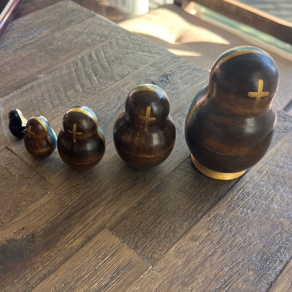 Matryoshka Russian Vintage Nun Set 1998 Signed-Set of 5 - Picture 6 of 16